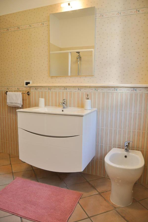 تْشيرتوسا دي بافِيا B&B Sarita'S Rooms المظهر الخارجي الصورة